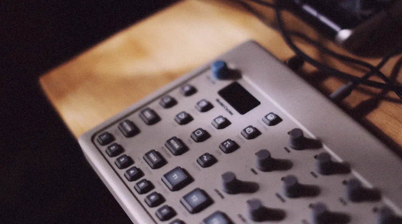 Hiring a Production Deck With Crew or Without: Which Suits an Outside Broadcast